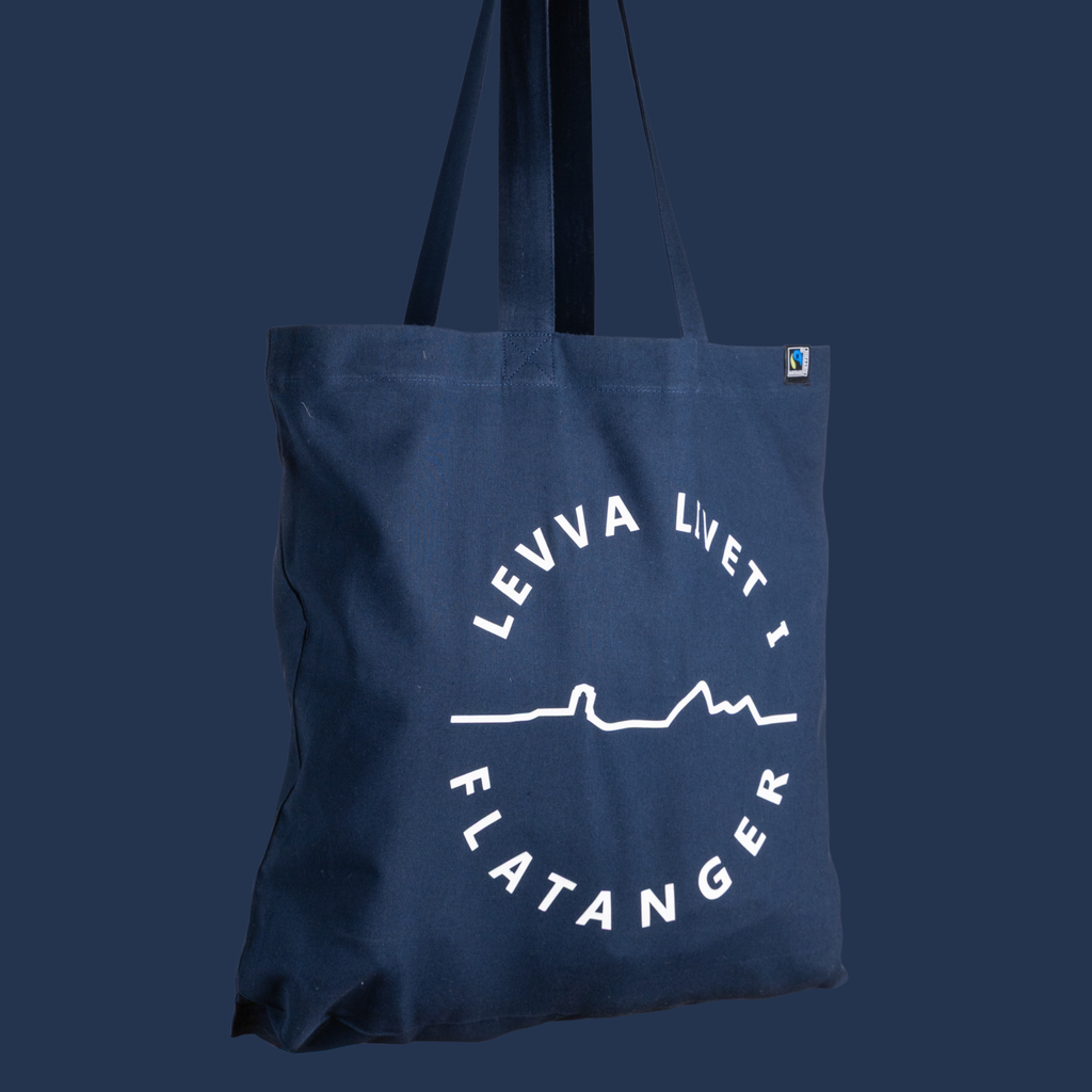 Levva livet i Flatanger Tote bag
